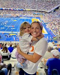 Go orange, go big blue! 💙 We...