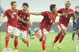 Maybe you would like to learn more about one of these? Pola Penyerangan Dalam Sepak Bola Pengertian Tujuan Dan Formasi Halaman All Kompas Com