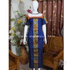 Warna busana pun cenderung beragam. 20 Trend Terbaru Model Baju Rok Blus Tenun Silungkang Maria Space