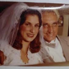 Delicious healthy chicken salad recipe! RECIPE:  https://www.chelseasmessyapron.com/low-calorie-chicken-salad-sandwiches/