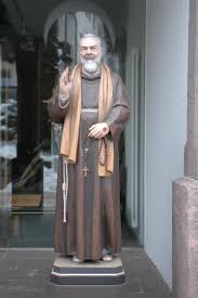 It's very near the sto tomas proper and very near tanauan as well. Wooden Statue Of St Padre Pio Of Pietrelcina Ferdinand Stuflesser 1875