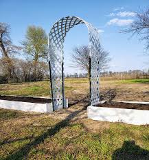 Diy trellis ideas for beans + peas (and how they're different) kirsten bradley, december 7, 2015. Easy Diy Garden Arch The Four Acre Farm Diy