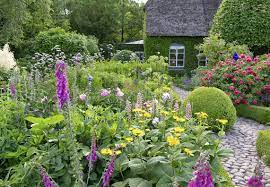 Französischer landhausstil garten französischer landhausstil. Tipps Zur Gestaltung Eines Landhausgartens Obi Ratgeber