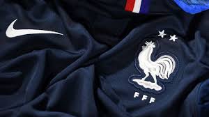 Maillot equipe de france 2 étoiles. Les Francais Se Precipitent Sur Le Maillot A Deux Etoiles Des Bleus L Express