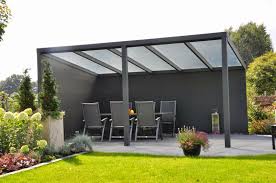 In diesem haus habe ich eine schöne 2 zimmerwohnung im erdgeschoss mit eigenem gartensitzplatz, geschmackvoll mit viel liebe teils mit mit schönen antiquitäten eingerichtet. Gartendeko Blog Uberdachter Sitzplatz Ein Wohnzimmer Im Garten