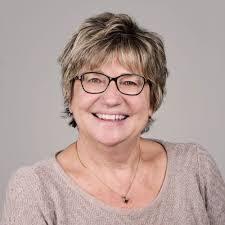 Lori Finkel's Instagram, Twitter & Facebook