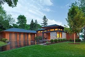 Avant Garde Retreat By Eskuche Design Homeadore Architecture House Exterior Hip Roof