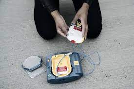 Hurtig og effektiv hjælp i tilfælde af hjertestop. Sadan Bruger Du En Hjertestarter