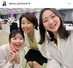 テレ東片渕茜アナ、佐々木明子＆田中瞳両アナとの自撮り３ショット「わちゃわちゃ美人三姉妹」 - 女子アナ : 日刊スポーツ