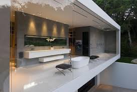 Bathroom With Large Transparent Glass Windows Maison Moderne Maison Maison Design