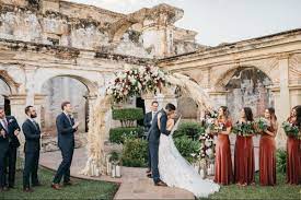 Tall Pampas Grass Ceremony Photo Daniel Lopez Perez Florals Bea De La Roca From Addy Florales Https Addyfl Guatemala Wedding Best Wedding Venues Wedding
