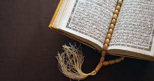 1.baca setiap waktu solat 2.tadarus secara berkumpulan 3.dengar bacaan qari dalam audio 4.tasmi' di hadapan guru 5 Tips Khatam Al Quran Dalam 1 Bulan Selama Ramadan Popmama Com