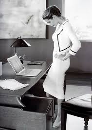 I Mean If You Can T Wear A Perfectly Cropped Chanel Jacket To Work Then It S Maybe Time For A Career Change Is Modasi Moda Stilleri Moda