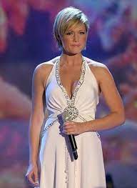 Wer einen beweis für diese these braucht, der muss nur einen blick auf die liste der erfolgreichsten alben des vergangenen jahrzehnts werfen… Helene Fischer Traumhaft Bob Frisur Helene Fischer Helene Fischer Frisur Frisuren