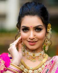 Royal Aagri Koli Bride @bhavana.p_07 Makeup @maahis_makeover_by_gangotri  Saree @pandatpaithani Hair and Draping @devakshu_makeover