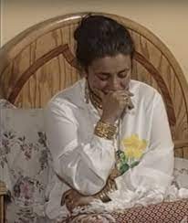 عبده حزين على اللي حصله لكن فاطمة وسيد بيفهموه أصول الفرشة في الشارع. Akhbarak On Twitter Ø¹Ø¨Ù„Ø© ÙƒØ§Ù…Ù„ Ù‚Ø§Ù…Øª Ø¨Ø¯ÙˆØ± ÙØ§Ø·Ù…Ø© ÙƒØ´Ø±ÙŠ ØªØ¨Ù„Øº Ù…Ù† Ø§Ù„Ø¹Ù…Ø± Ø§Ù„Ø¢Ù† 57 Ø¹Ø§Ù… ÙƒÙŠÙ ØªØºÙŠØ± Ø£Ø¨Ø·Ø§Ù„ Ù…Ø³Ù„Ø³Ù„ Ù„Ù† Ø£Ø¹ÙŠØ´ ÙÙŠ Ø¬Ù„Ø¨Ø§Ø¨ Ø£Ø¨ÙŠ