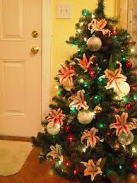How To Make Fresh Christmas Tree Flower Ornaments Petal Talk Christmas Tree Flowers Flocked Christmas Trees Decorated Orange Christmas Tree