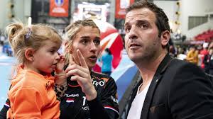[songtext zu „van der vaart ft. Estavana Polman Ist Die Beste Handballerin Der Welt Rafael Van Der Vaart Platzt Vor Stolz