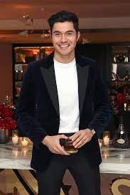 Henry golding deals with acting, tv presenting and modeling. 16 Ideias De Henry Golding Colirio Para Os Olhos Homens Como Trabalhar Na Internet