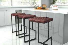 The standard bar stool height averages between 29 to 32 inches and it is paired with a table height of between 41 to 43 inches. Bar Stool Height Tips And Ideas For Your Dining Area Living Spaces