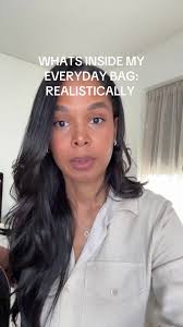 #whatsinmypurse #whatsinmybag #fyp #foryoupagethis #millennialsoftiktok