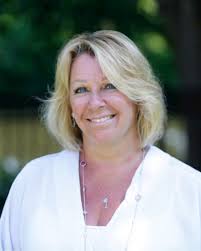 100 Influential Women in Tech to Follow in 2022