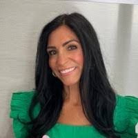 Andrea Lipson's Instagram, Twitter & Facebook