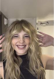 my fav way to style my new curtain bangs using @Joico Hair Care KPAK  LusterLock Oil and my @Olivia Garden International 1" curling iron 🤍  #joicolusterlock #tiktokshop #joico #joicopartner ...