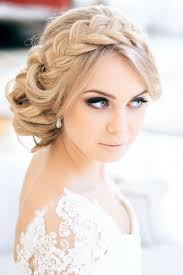 15 coiffures sur le cote tres modernes et tendance. Coiffure Mariage Boucles Sur Le Cote