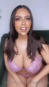 Gorgeous Latina Mami - Porn Videos & Photos - EroMe