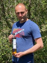 Ce produit de première qualité convient. L Huile D Olive De Felicien Luciani Rafle L Or Au Concours International De New York