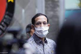 Namun, saat menjalankan proses pembelajaran secara online, ketersediaan kuota internet pun menjadi kendala utama, khususnya bagi keluarga dari ekonomi rendah. Kabar Baik Untuk Guru Honorer Dari Nadiem Makarim