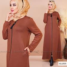 Gizli Cep Detayi Olan Kiremit Renkli Kap Yeni Sezon Trendleri Arasinda Yer Almaktadir Esnek Kumas Yapisina Sahip Olan Kap Hakim Y Moda Stilleri The Dress Moda