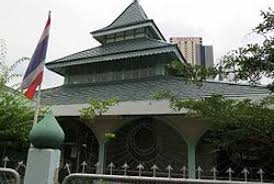 Masjid bersejarah di indonesia pertama yang wajib kamu kunjungi saat berkunjung ke aceh adalah masjid raya baiturrahman. Tiga Masjid Bersejarah Thailand Republika Online