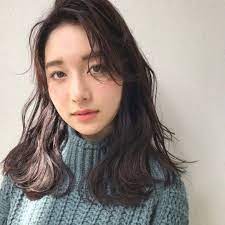 伸びかけの うざ前髪 が主役に変わる ニットが似合う知的ミディアム lee 2019 秋冬 ヘアカラー ヘアモデル 伸びかけ前髪