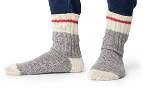 Capture great deals on stylish clothing, shoes & accessories from supreme, jostens, handmade & more. Knit A Classic Sock Monkey Style Hat And Socks Knitting