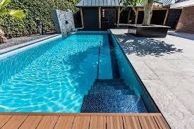 Aber auch die gestaltung des gartens sollte mit berücksichtigt werden. Dream Backyard Garden With Amazing Glass Swimming Pool Idesignarch Interior Design Architecture Interior Decorating Emagazine
