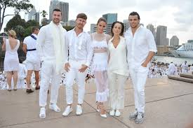 During your white dinner party, the only alcoholic drinks you can serve are wine and champagne. Look Inside Sydney S Secret All White Dinner Party Diner En Blanc Thefashionspot