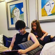 Wasim akram has disabled new messages. Beautiful Pictures Of Wasim Akram With Wife And Kids Reviewit Pk