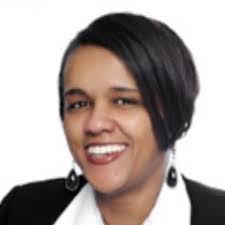 Lisa Hawkes's Instagram, Twitter & Facebook