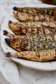 En seguida soltarán gotas de grasa que producirán pequeñas. Sardinhas Assadas Receta Tradicional Portuguesa 196 Flavors