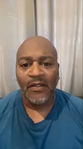 Woman Rescue Kitten in Dangerous Traffic! #animals #kittenrescue  #commentary #Hero