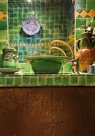 La Salle De Bain Style Hammam Poterie Marocaine Tunisienne Vasque Et Carreaux Faits Main A St Je Salle De Bains Stylee Salle De Bain Idee Deco Salle De Bain