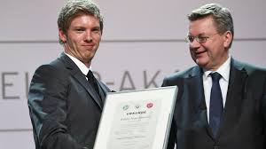 Julian nagelsmann äußert er seine sehnsucht, auch einmal trainer beim fc bayern zu sein. Fc Bayern Auf Trainersuche Nagelsmann Ist Favorit Fur Die Zeit Nach Heynckes