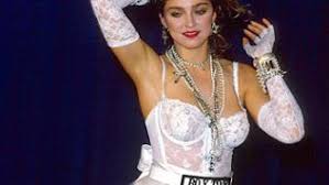 .fall of 1986, sire records held madonna's make my video contest that involved mtv viewers to her music videos, madonna was honored with the video vanguard award at the 1986 mtv video. Die Pop Diva Wird 60 Die Kultigsten Outfits Von Madonna Swr1 Rheinland Pfalz Swr De