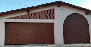 Ti interessano i portoni sezionali ? Prezzi Porta Garage Sezionale 5 Doghe Goffrato Legno Portoni Sezionali E Basculanti