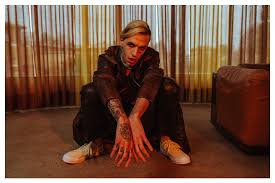 Chi sa fare fa, chi non sa fare insegna, chi non sa insegnare insegna agli insegnati, e chi non sa insegnare agli insegnati fa politica. The One Star Identity W Achille Lauro And Boss Doms