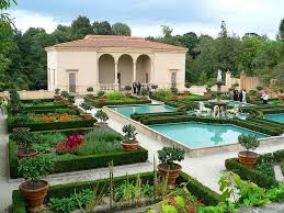 Hamilton New Zealand This Large Garden Features Styles Of Other Countries This The Italian One Waikato Hamilton New Zealand Places Around The World