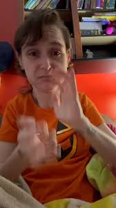 Hi everyone! This is my first video in this page so I need y’all help with  this sign so y’all can let me know if y’all know the word from this sign.  Thank you!🙂