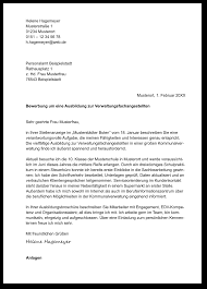 Eine initiativbewerbung bedeutet, eine bewerbung für einen job zu verfassen, der vom unternehmen nicht aktiv ausgeschrieben wurde, für welchen es aber theoretisch bedarf geben kann. Das Anschreiben Bewerbung Im Offentlichen Dienst Die Ausbildung Verwaltungsfachangestellte Beamte Und Mehr